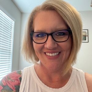 Meet your Posher, Leslie